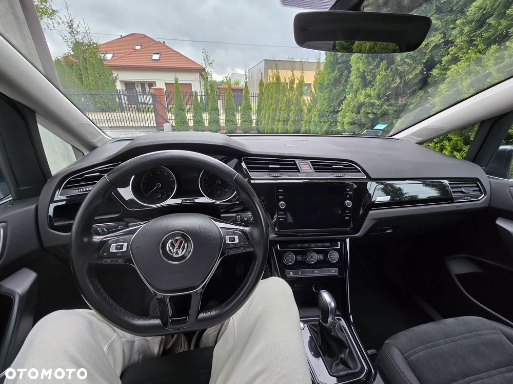 Volkswagen Touran - 13