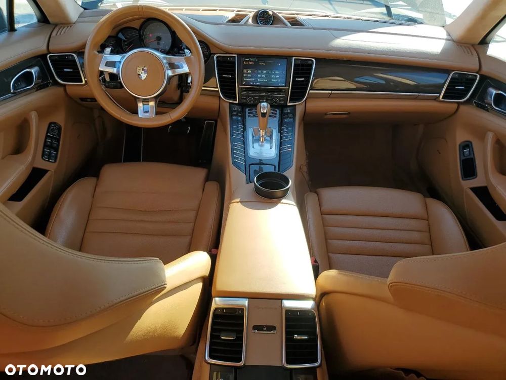 Porsche Panamera GTS - 9