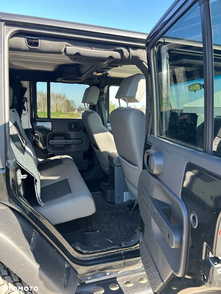 Jeep Wrangler Unlimited 3.8 Rubicon - 11