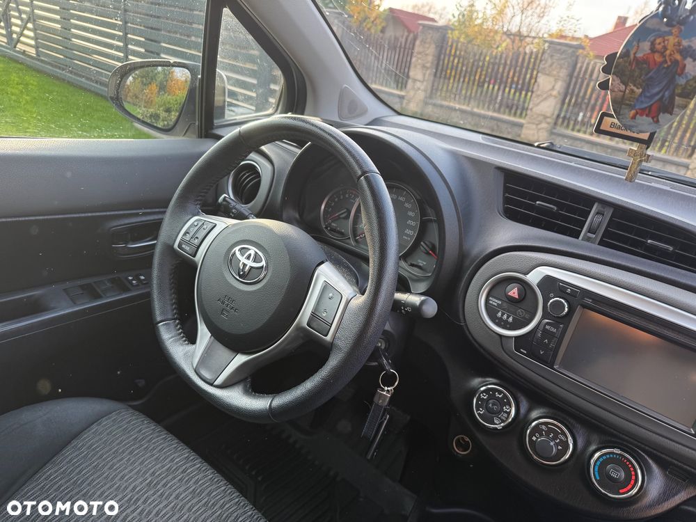 Toyota Yaris - 16