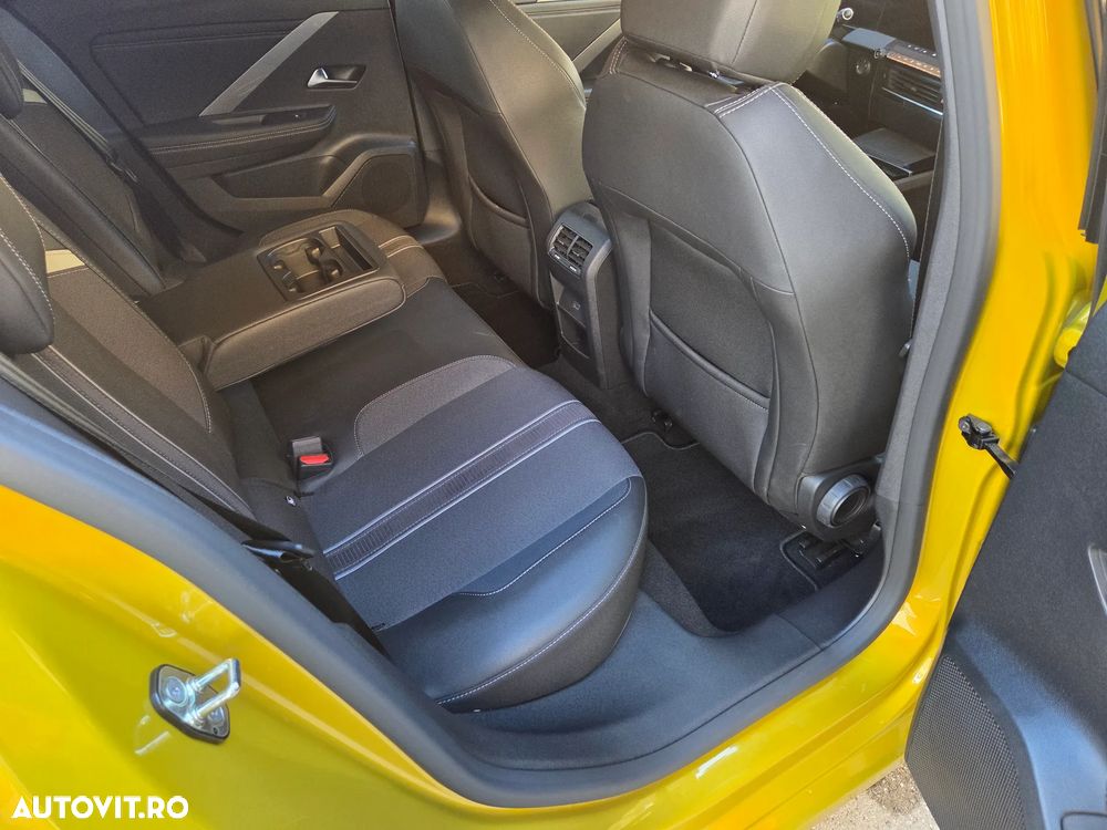 Opel Astra 1.6L Turbo PHEV AT8 GS Line - 12