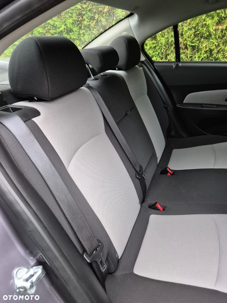Chevrolet Cruze - 10