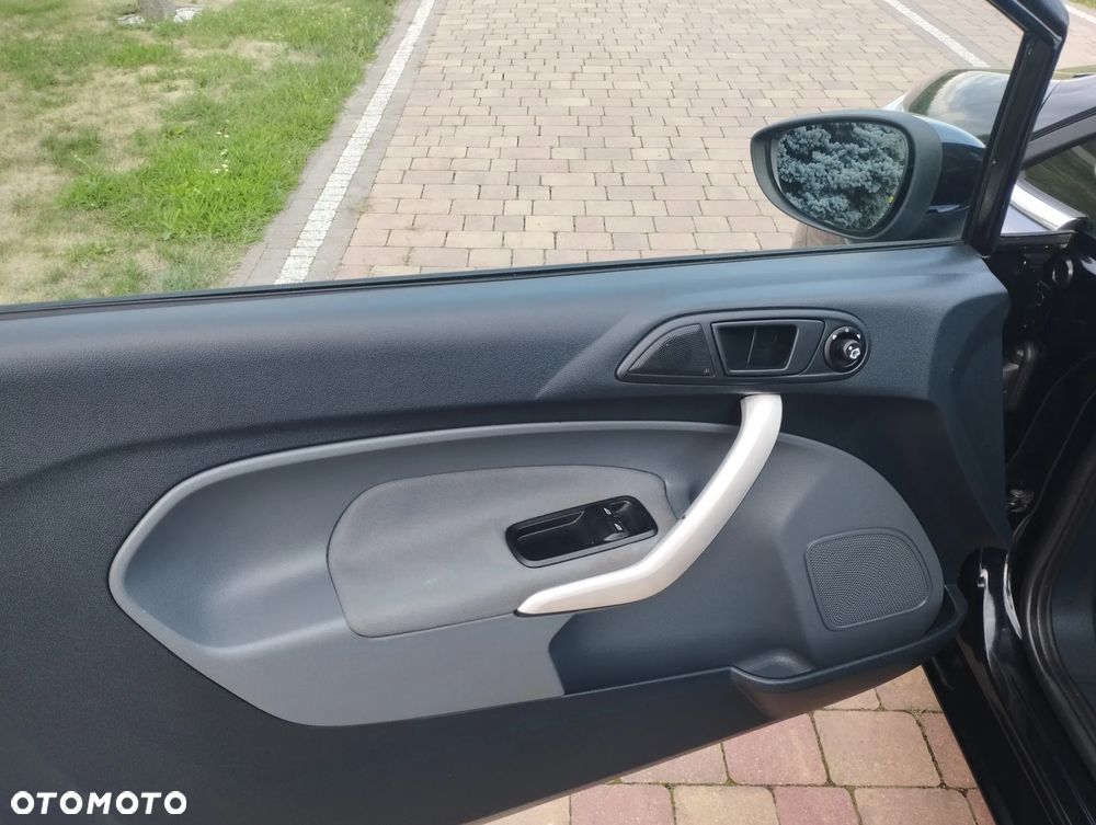 Ford Fiesta 1.25 Titanium - 10