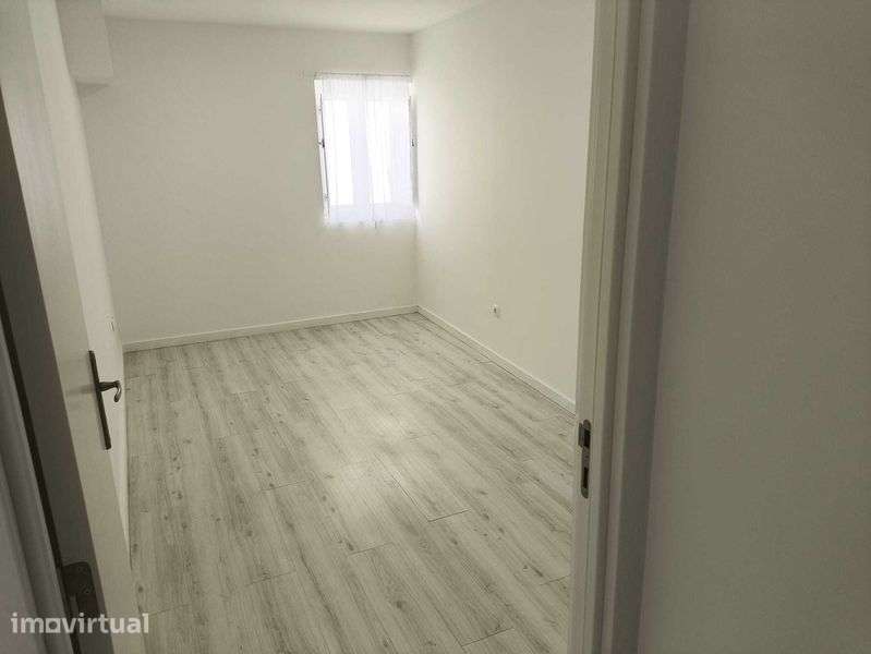 Arrenda-se apartamento T2 no centro histórico em setúbal - Grande imagem: 5/12