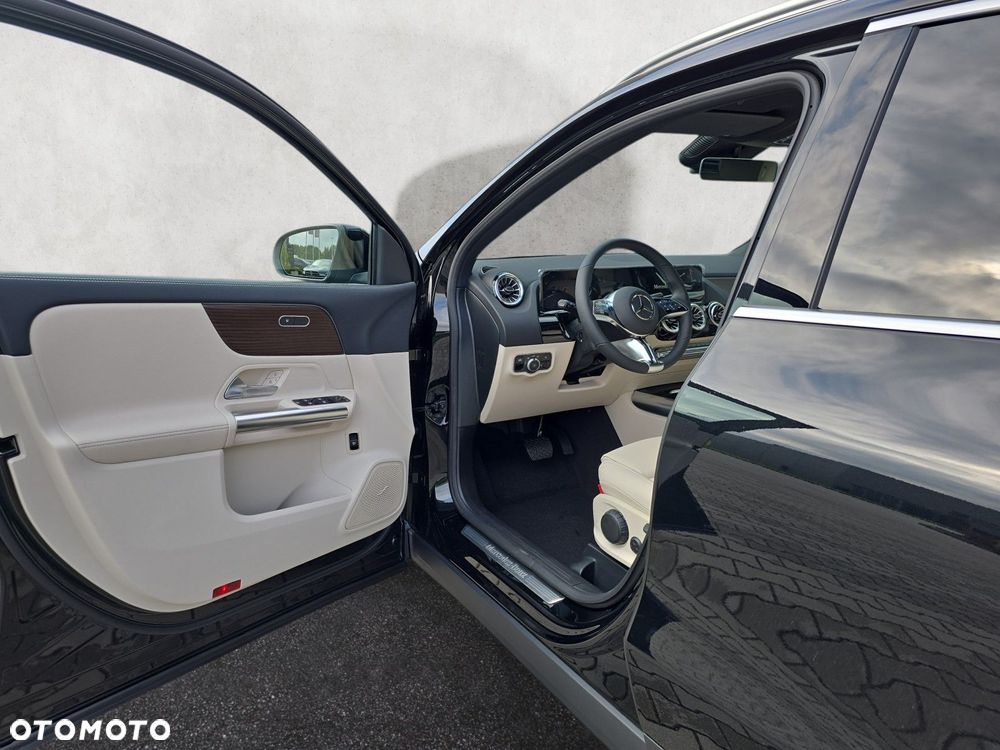 Mercedes-Benz GLA - 10