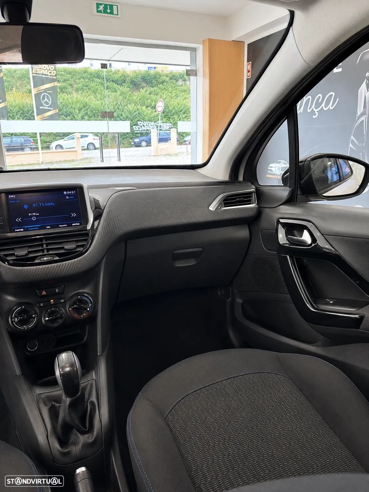 Peugeot 208 1.6 BlueHDi Style - 13