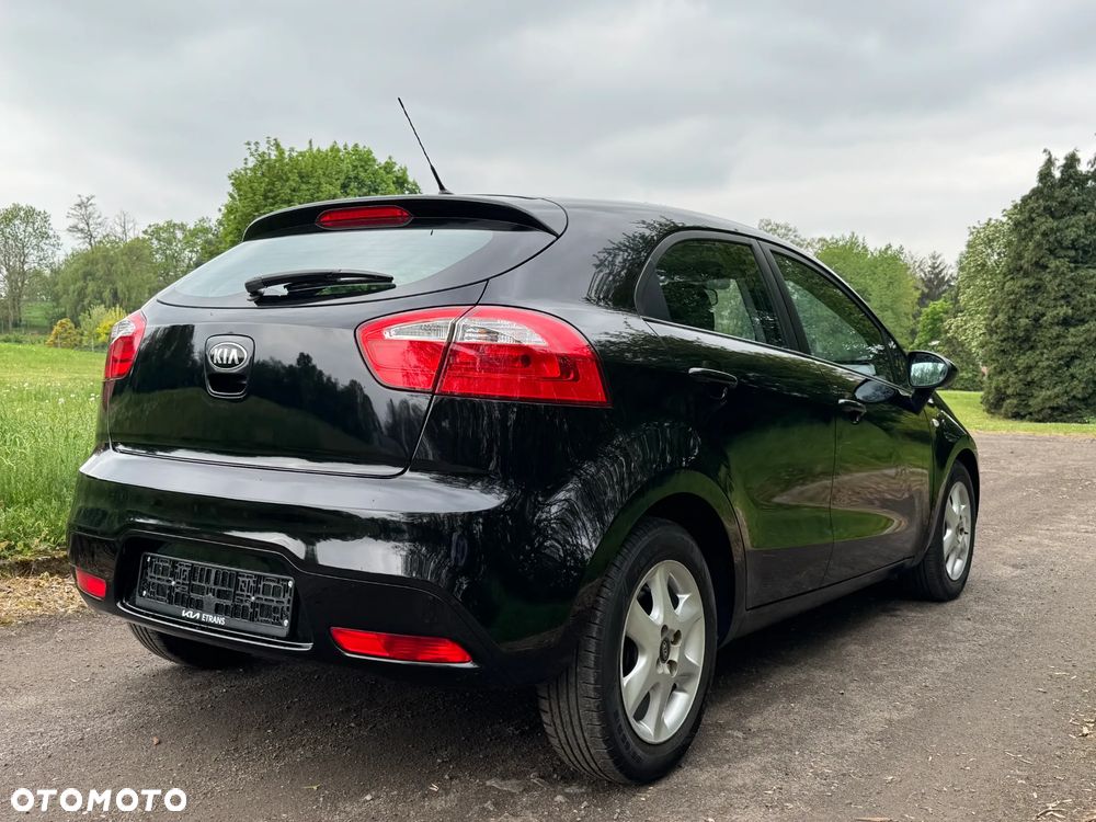 Kia Rio - 5
