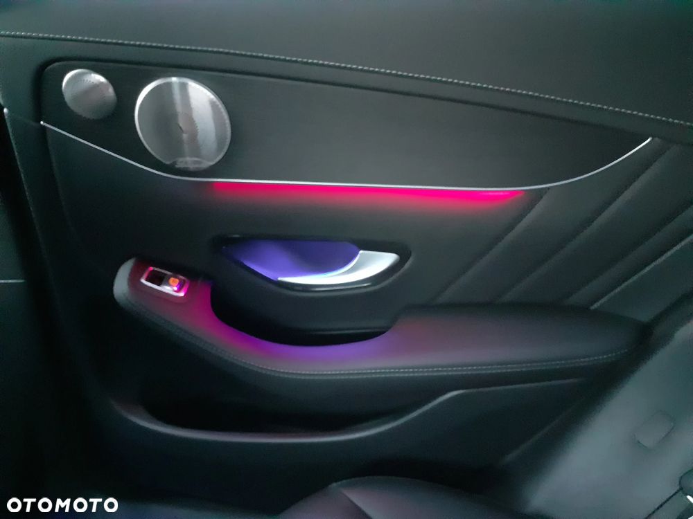 Mercedes-Benz GLC 200 4Matic 9G-TRONIC AMG Line - 22