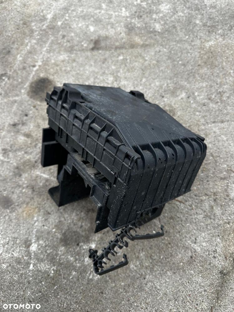 Skrzynka Bezpieczników VW Tiguan I 2.0 TDI 1K0937125A Demontaż - 1