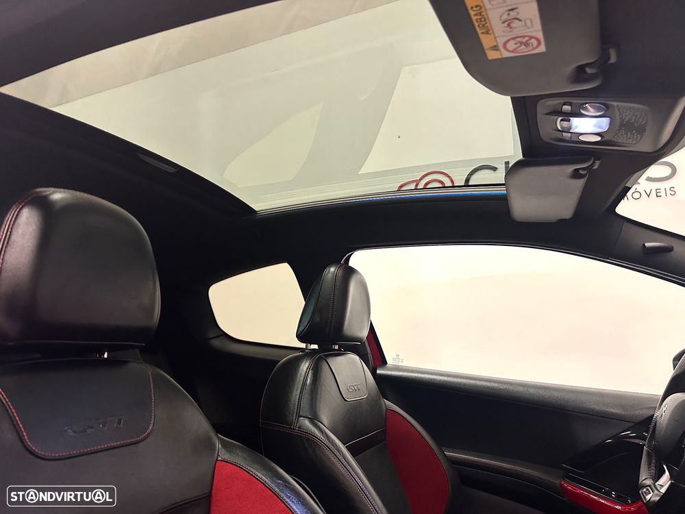 Peugeot 208 GTI 200 THP - 11