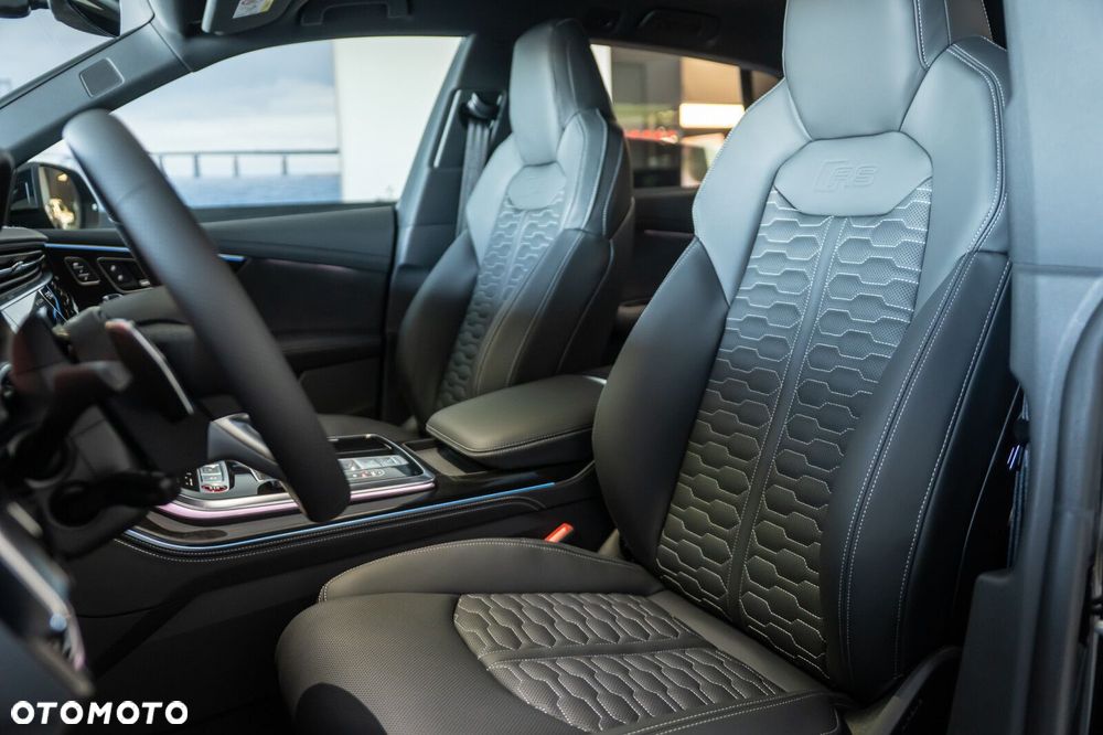 Audi RS Q8 - 10