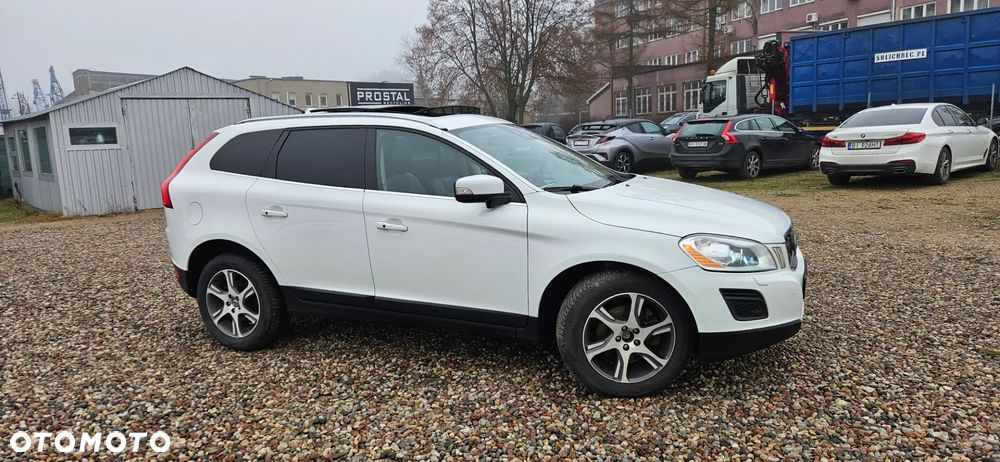 Volvo XC 60 D5 AWD Geartronic Summum - 11