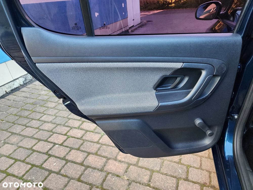 Skoda Fabia 1.2 HTP COOL EDITION - 29