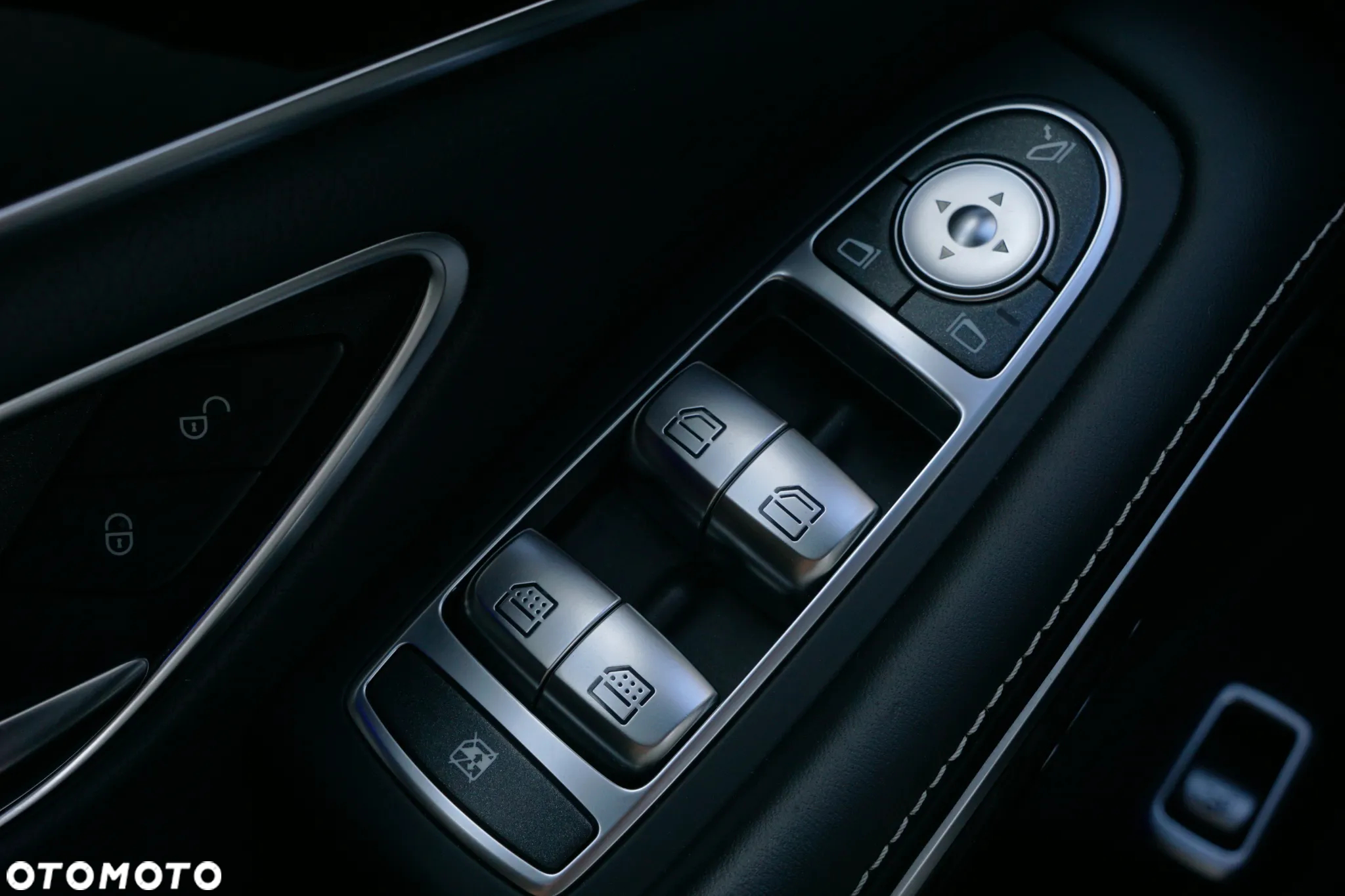 Mercedes-Benz Klasa S 560 4-Matic L 9G-TRONIC - 29