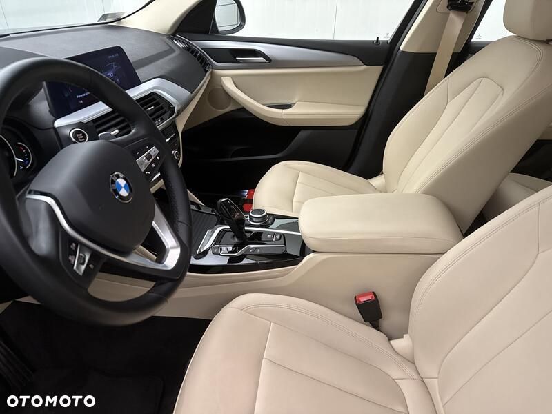 BMW X4 xDrive20i GPF sport - 11