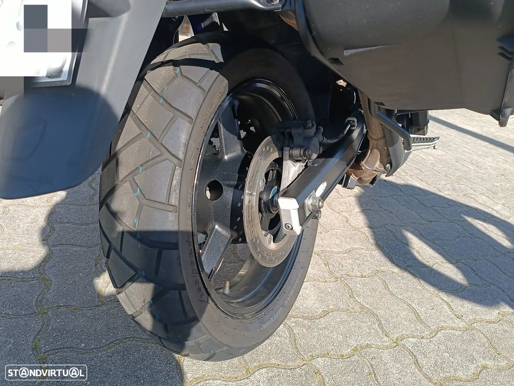 Suzuki v-strom DL - 8