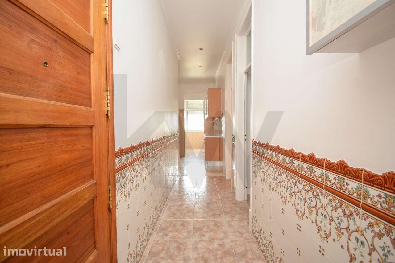 T2 em Campolide - Ideal para viver ou investir - Grande imagem: 3/25