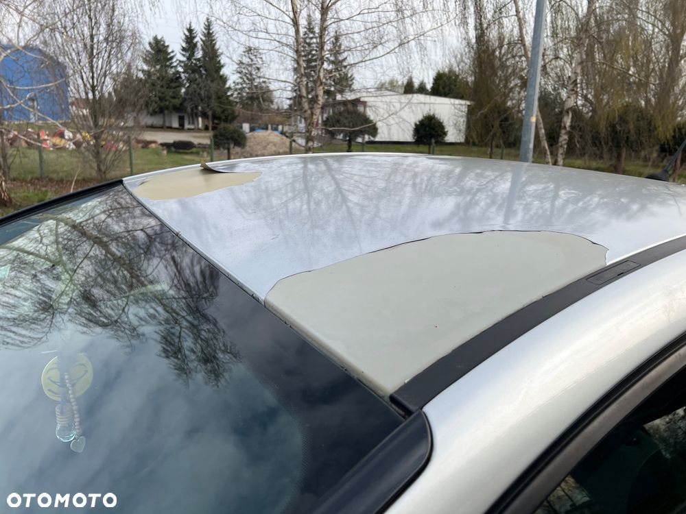 Citroën C4 1.4 16V Advance - 5