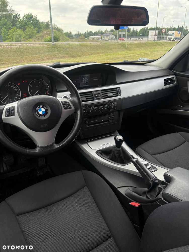 BMW Seria 3 320i - 8