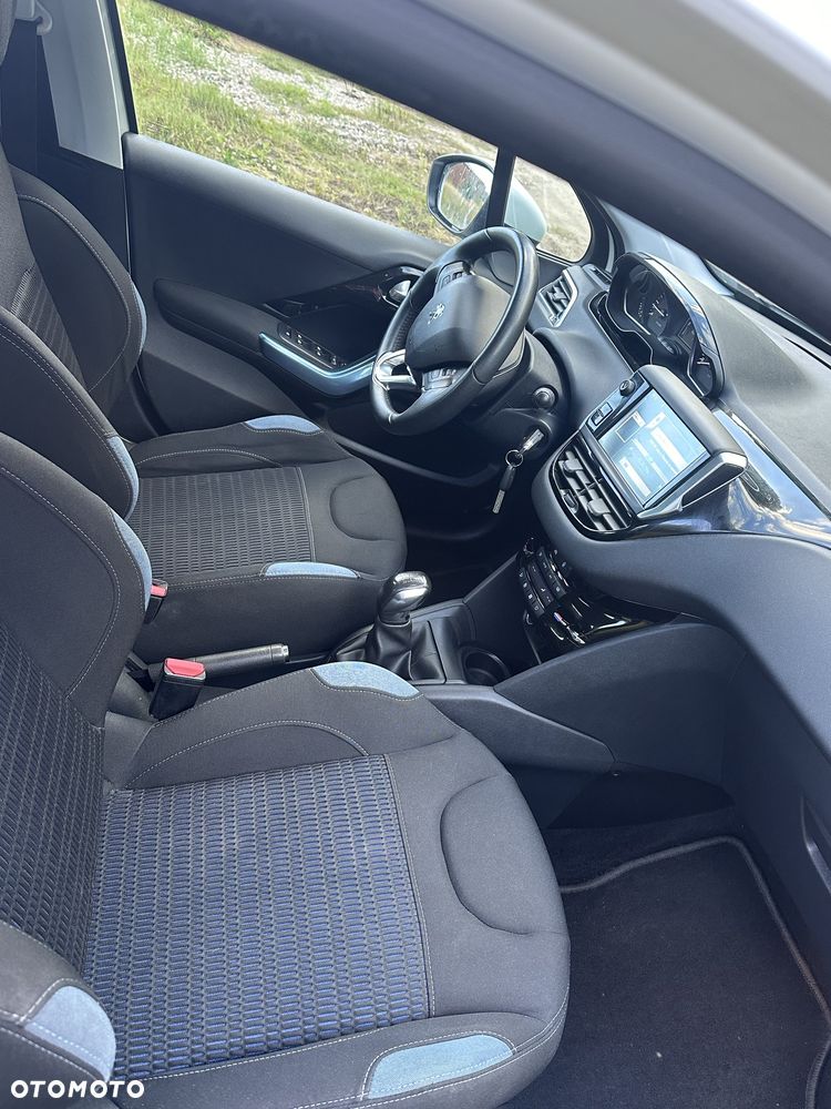 Peugeot 208 - 7