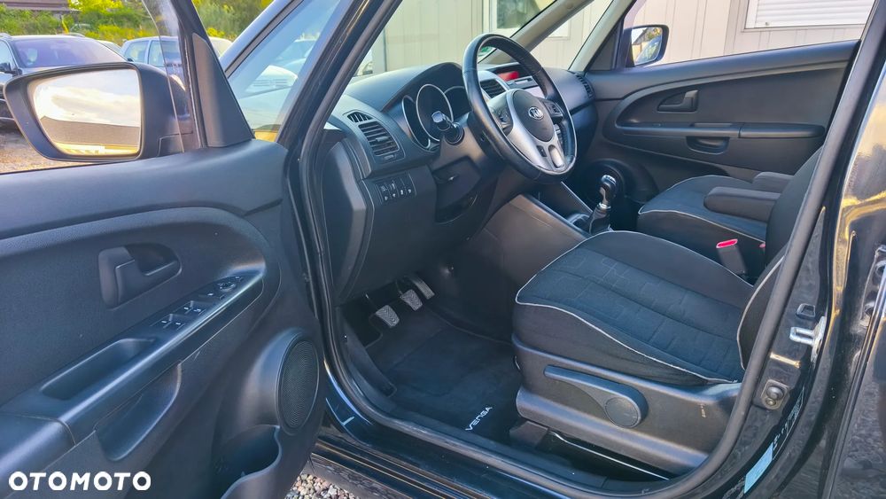 Kia Venga - 16