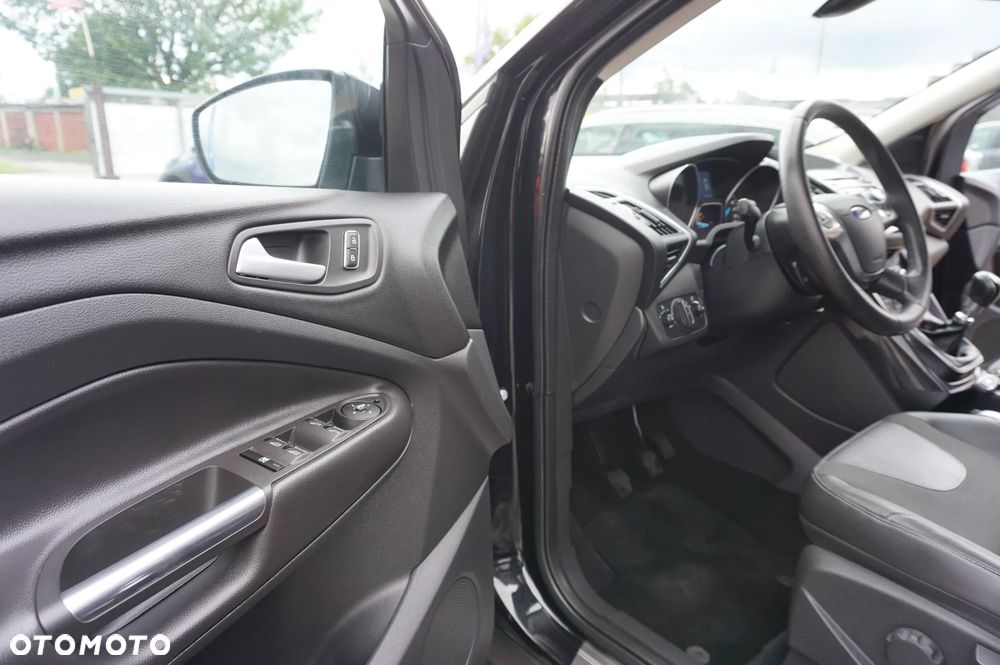 Ford Kuga 2.0 TDCi 2x4 Titanium - 20