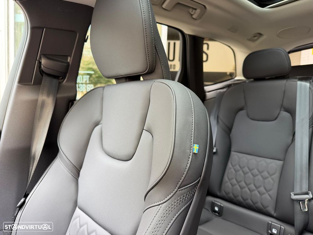Volvo XC 60 2.0 T6 PHEV Plus Bright AWD - 29