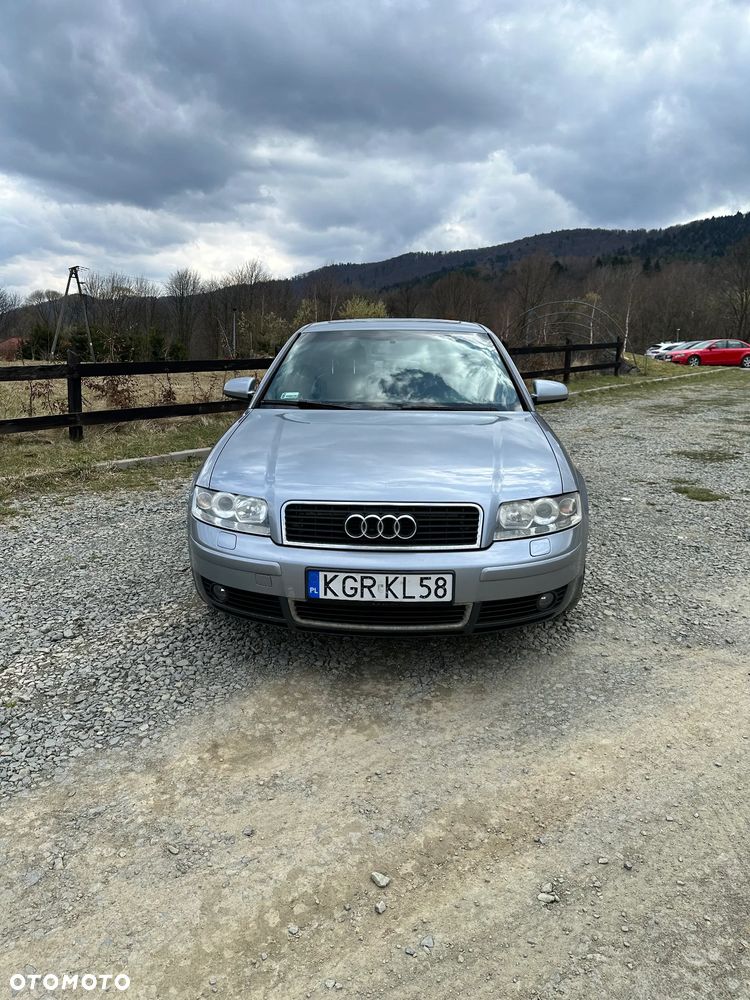 Audi A4 Limousine - 4