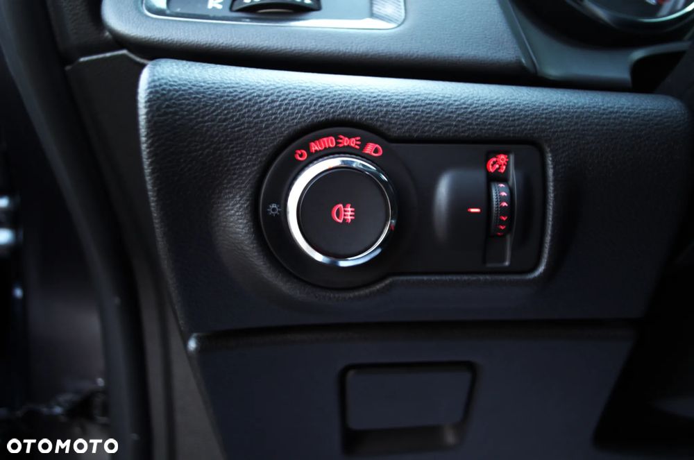 Opel Astra 1.4 Turbo Automatik Cosmo - 21