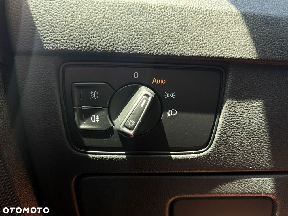 Volkswagen Passat 2.0 TSI Elegance DSG - 32
