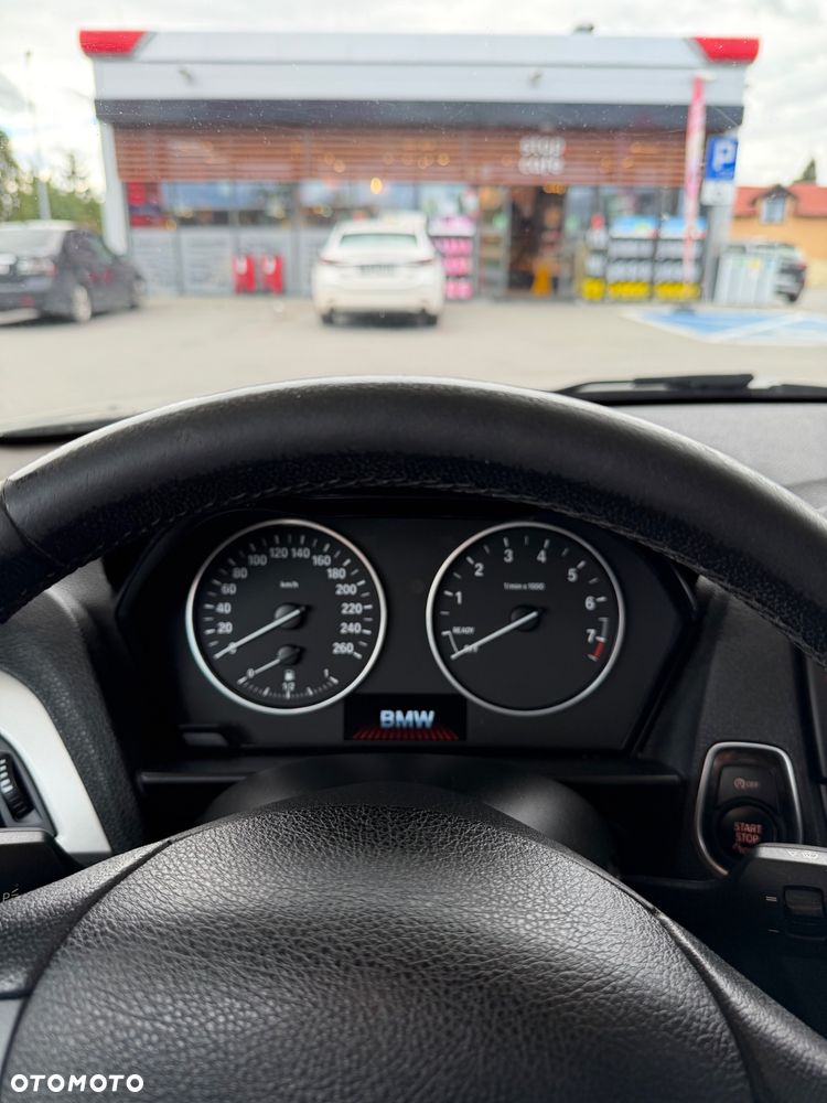 BMW Seria 1 116i - 12