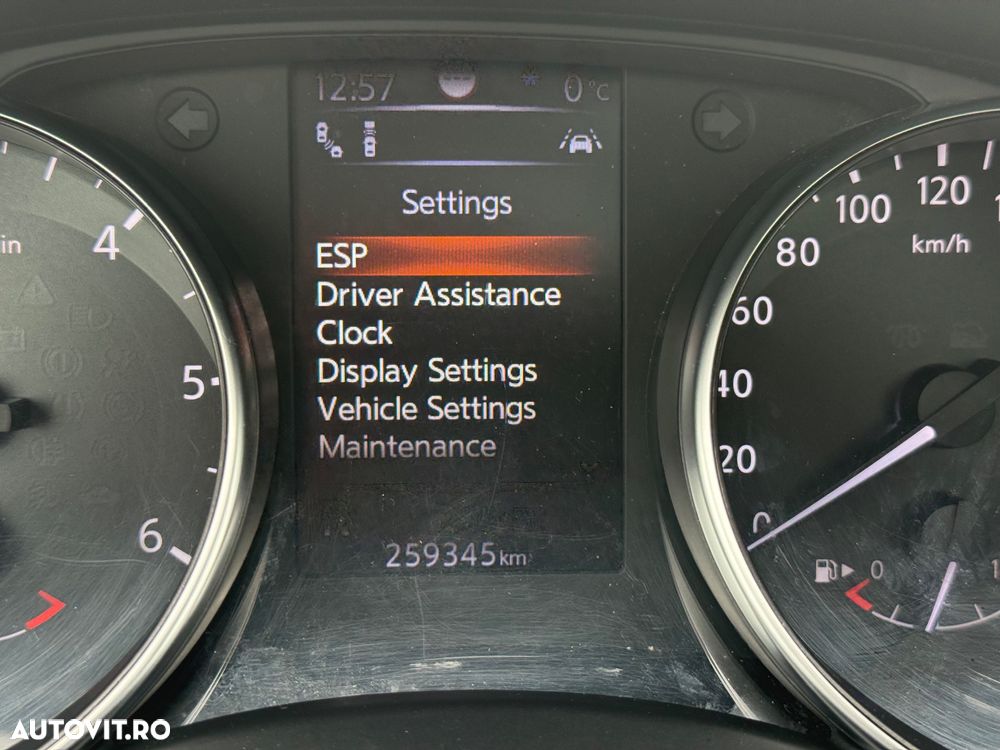 Nissan Qashqai 1.6 DCI Xtronic TEKNA+ - 30