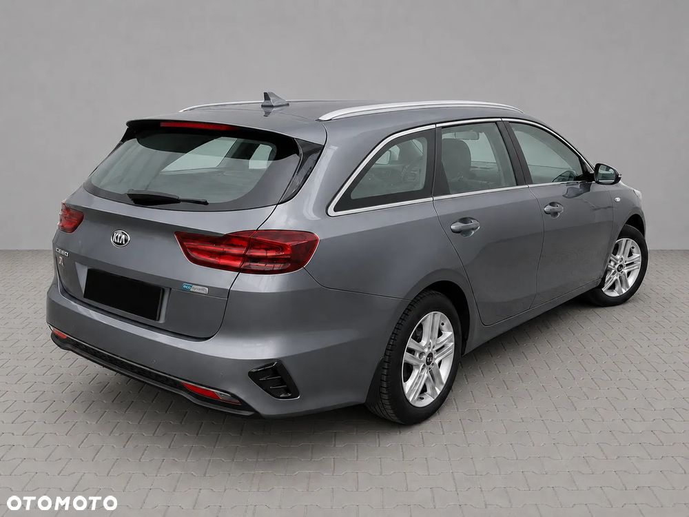 Kia Ceed 1.6 CRDi mHEV M - 2