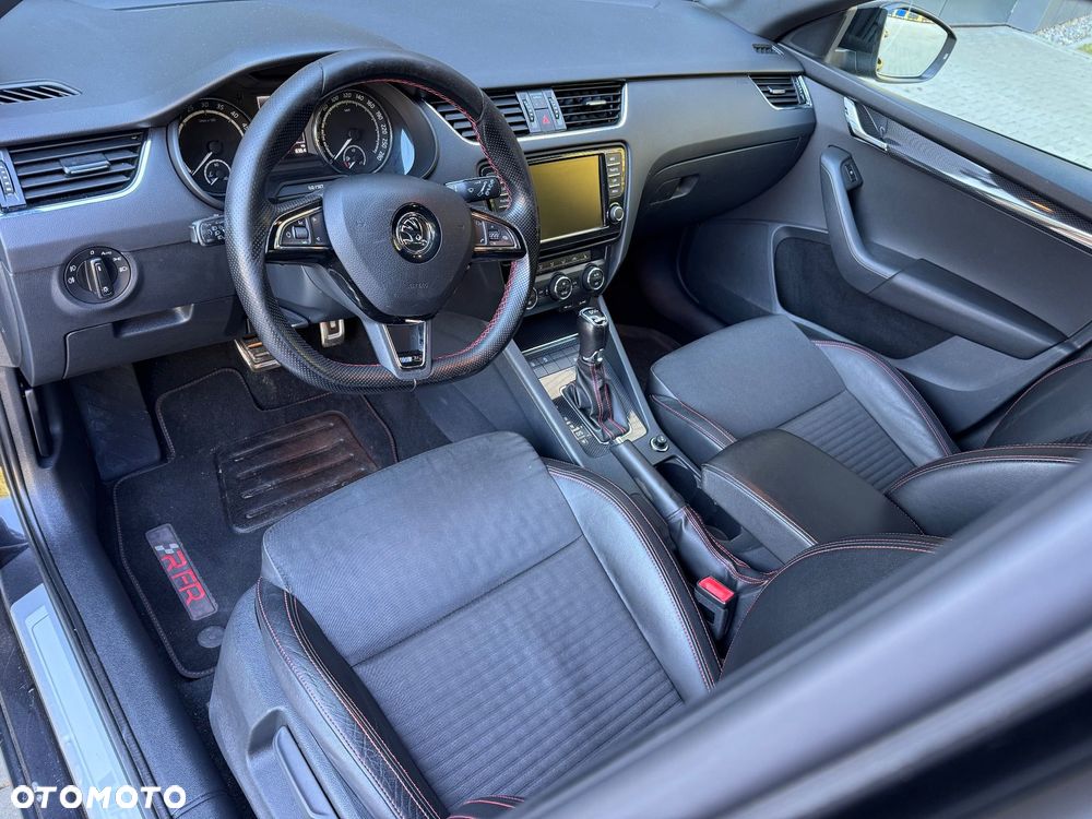 Skoda Octavia 2.0 TDI DSG RS - 21