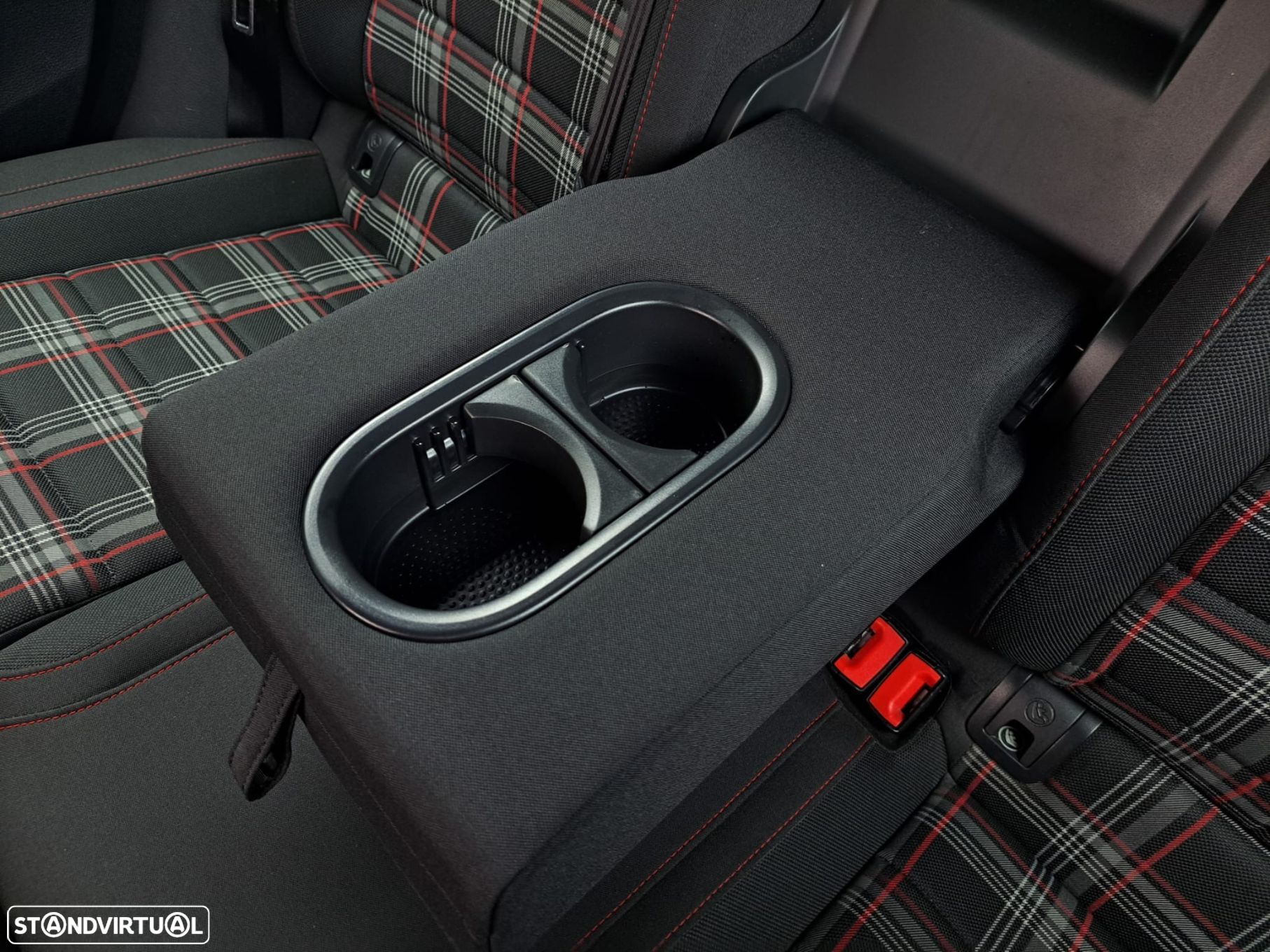 VW Golf 2.0 TSI GTI DSG Performance - 17