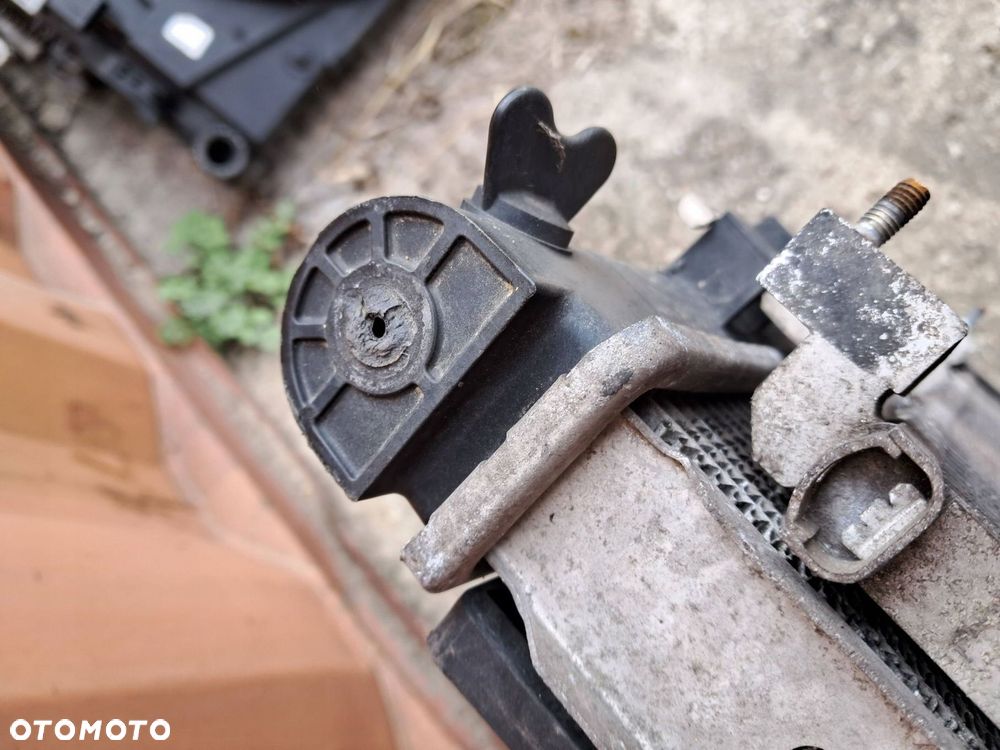 citroen c-crosser 2.2 hdi pas przedni wentylatory chłodnice komplet - 2