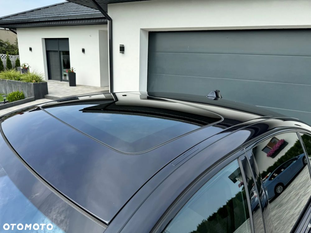 BMW Seria 5 M550d xDrive Sport-Aut - 39