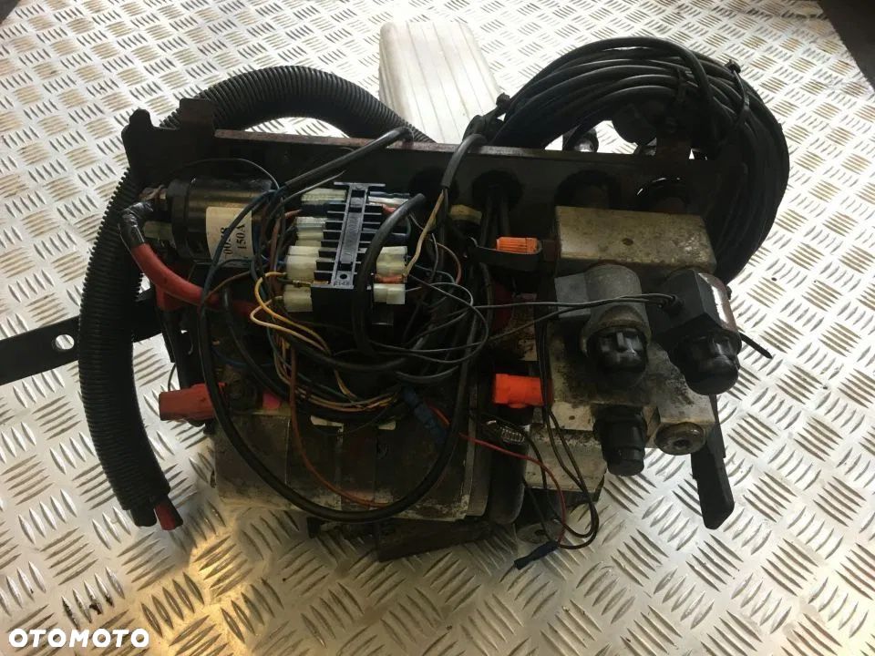 SILNIK POMPA 15t DHOllandia 24v 7083052b - 2