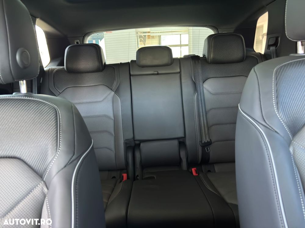 Volkswagen Touareg V6 TDI 4MOTION R-Line - 13