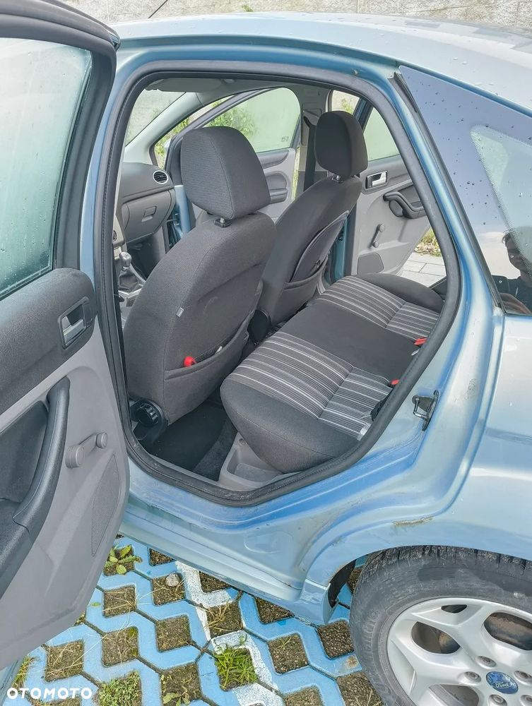 Ford Focus 1.6 TDCi Ambiente - 16