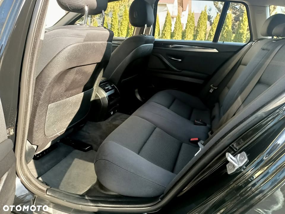 BMW Seria 5 520d xDrive - 9