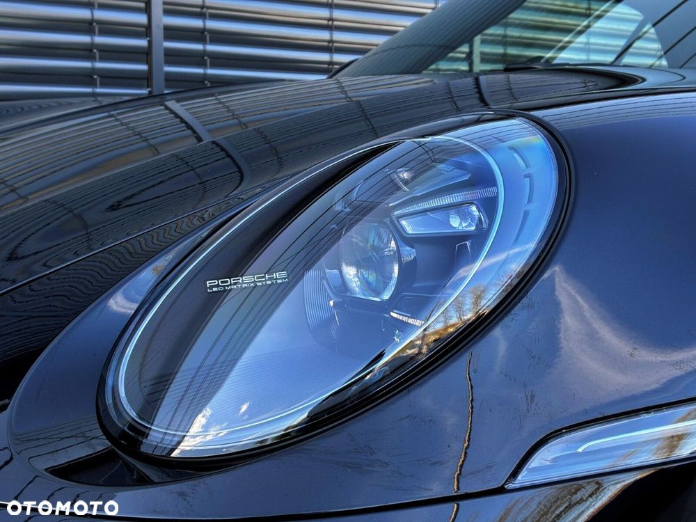 Porsche 911 Carrera GTS - 12