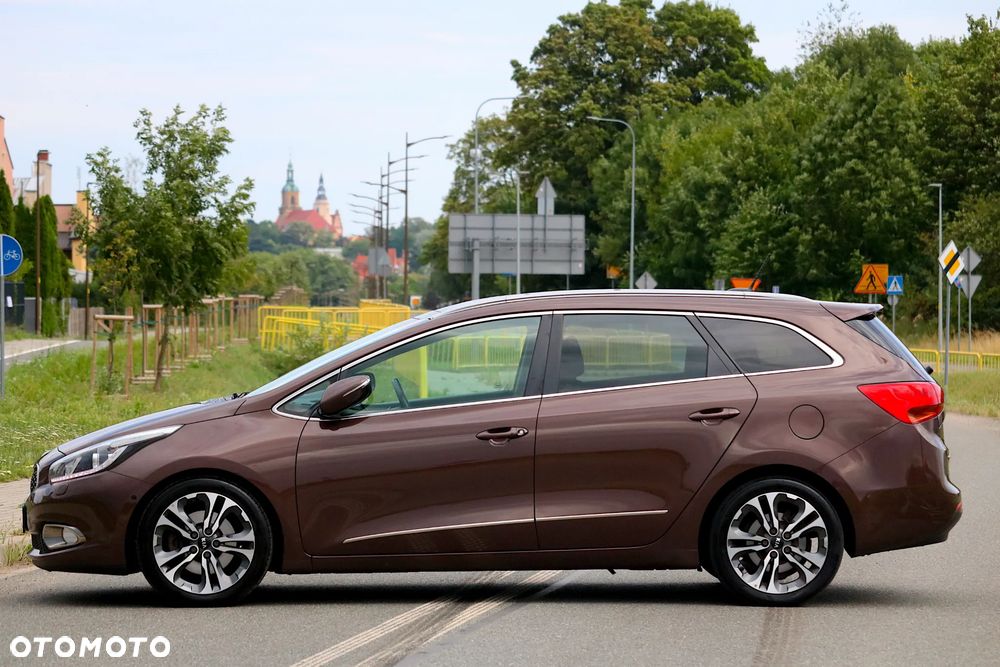 Kia Ceed 1.6 CRDi 128 Fifa World Cup Edition - 18