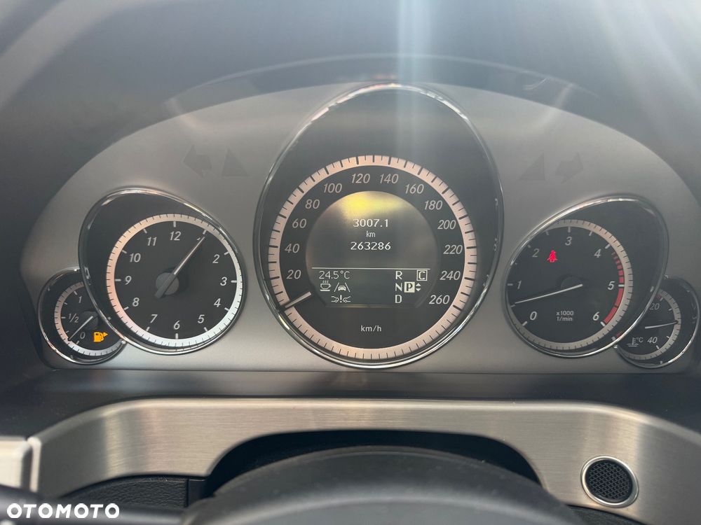 Mercedes-Benz Klasa E 350 CDI DPF 4Matic BlueEFFICIENCY 7G-TRONIC Avantgarde - 20