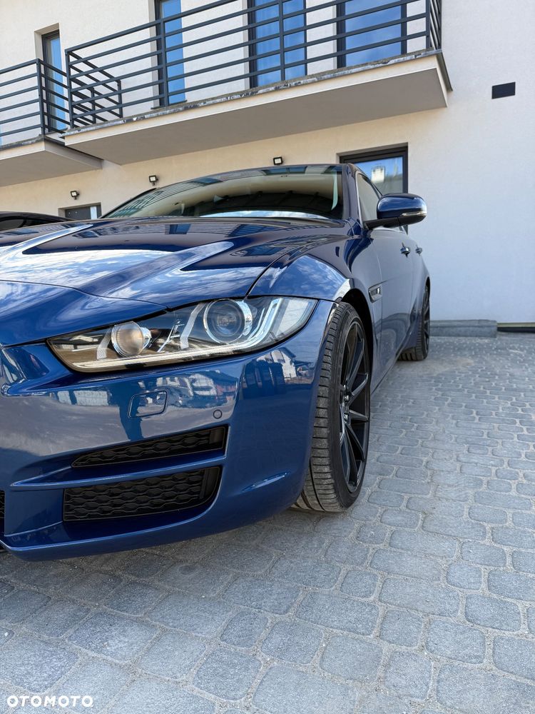 Jaguar XE 2.0 D Prestige - 6