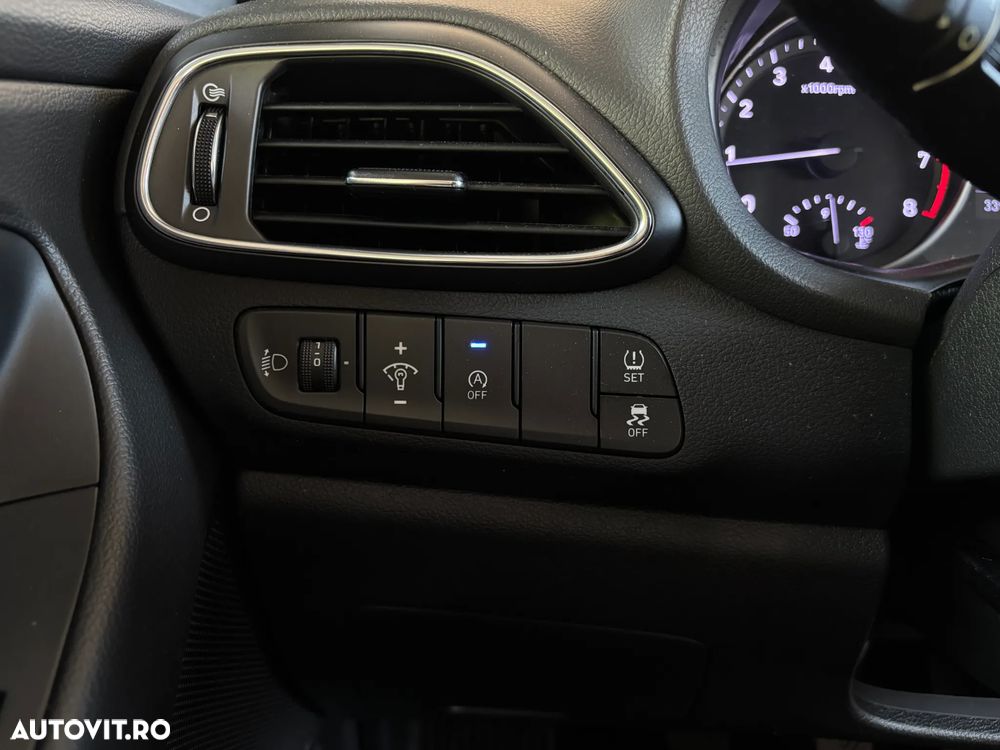 Hyundai i30 1.5 110CP M/T Comfort - 22
