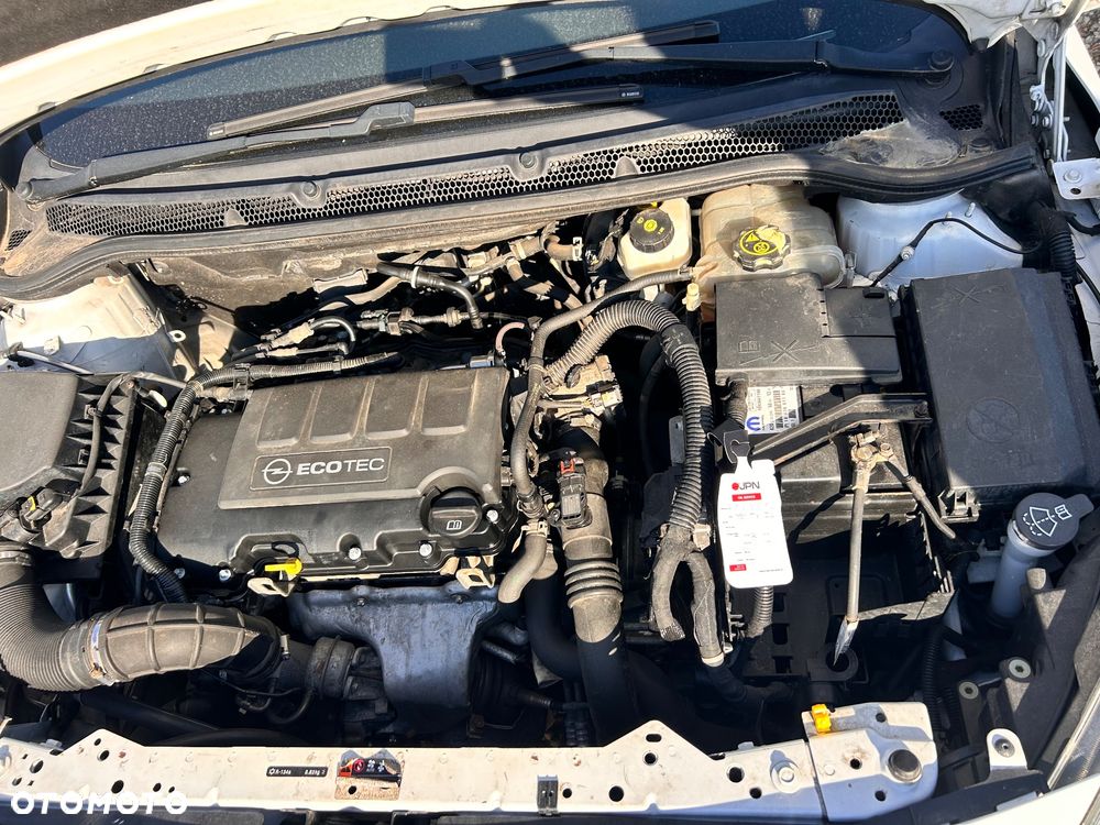 Opel Astra 1.4 Turbo Automatik - 25