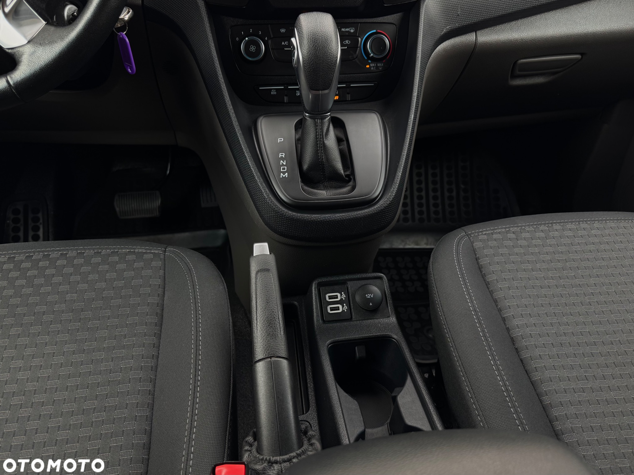 Ford Transit Connect 240 L2 Autm Trend - 17