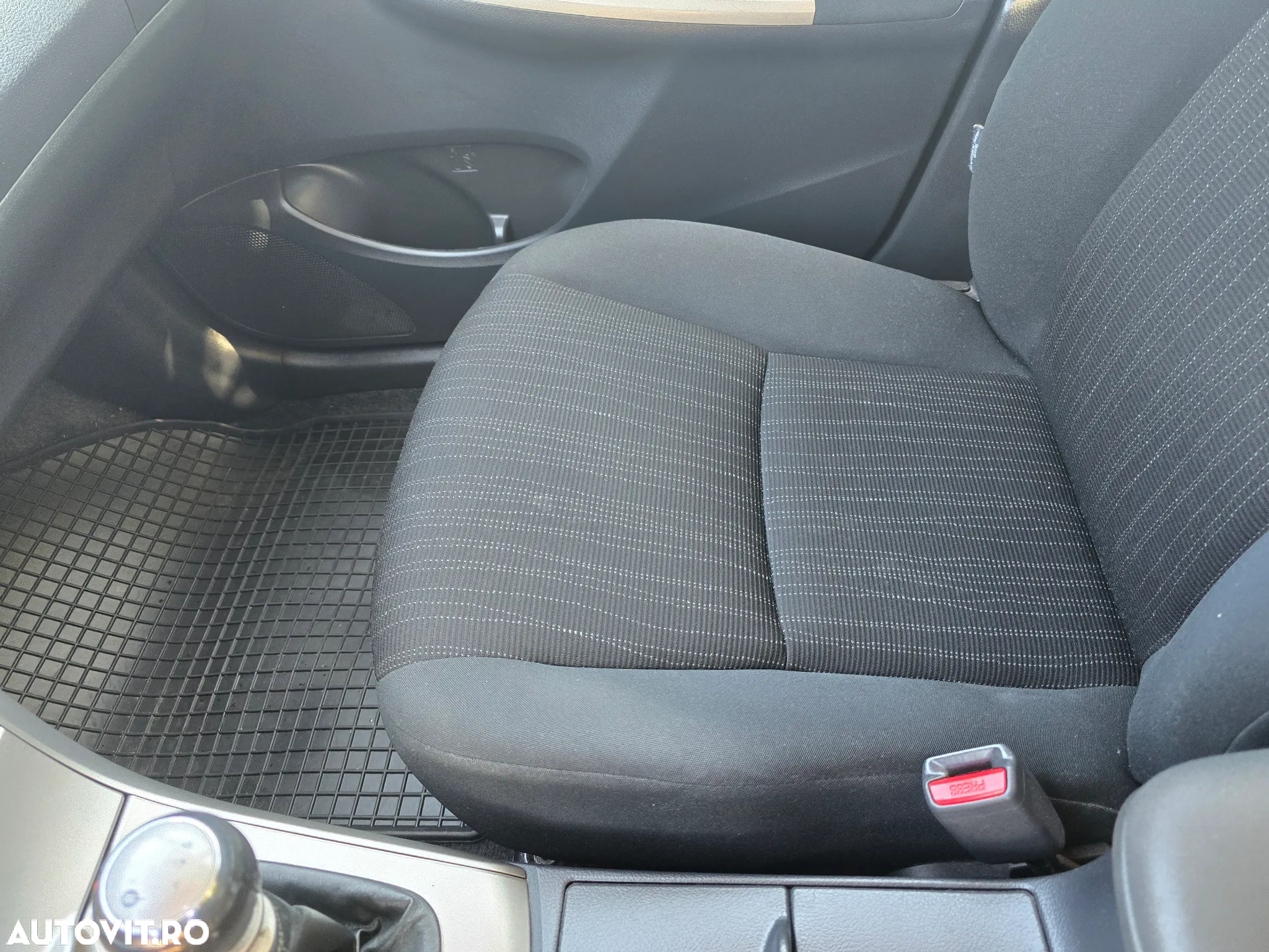 Toyota Corolla 2.0 D-4D DPF Sol - 18