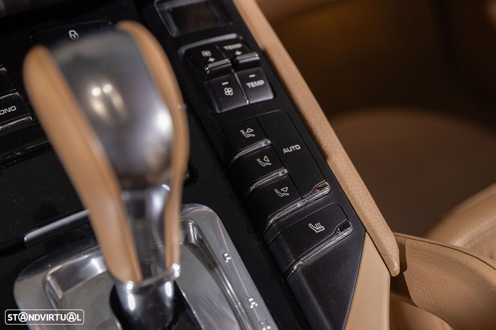 Porsche Cayenne - 18